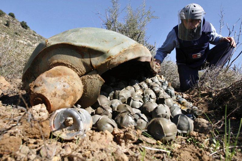 Illustration for article titled Pentagon Replacing Cluster Bombs With Something Far Less Controversial